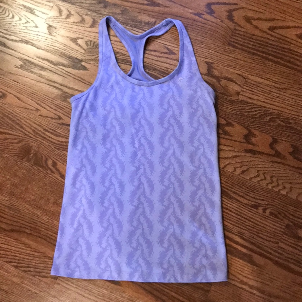 Nike sport top in Lavender